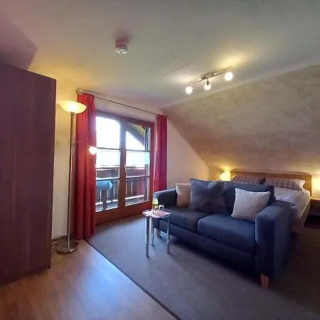 Kennerknecht Apartment *